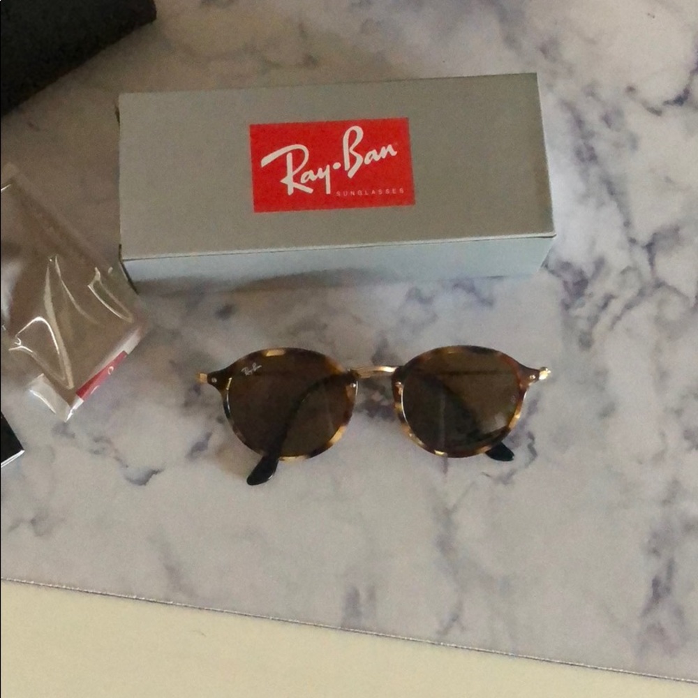Rayban round sunglasses